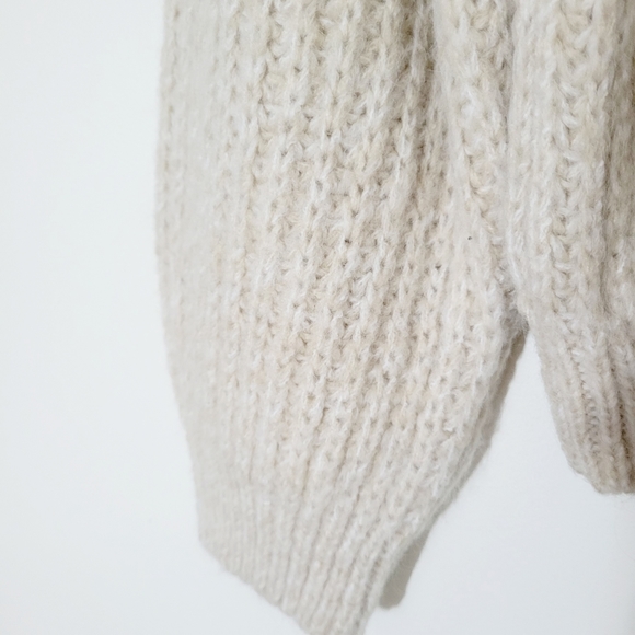 TopShop bulky sweater, lace color, balloon sleeve chunky and soft - Picture 3 of 6